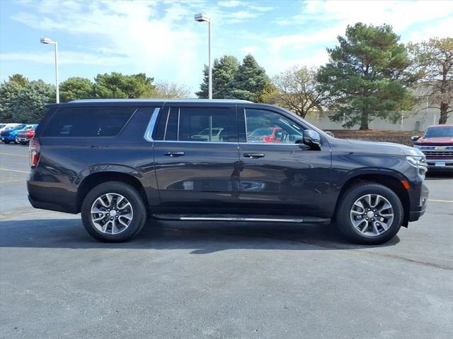 2023 Chevrolet Suburban LT