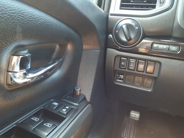 2019 Nissan TITAN SV