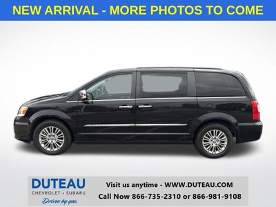 2015 Chrysler Town & Country Touring-L