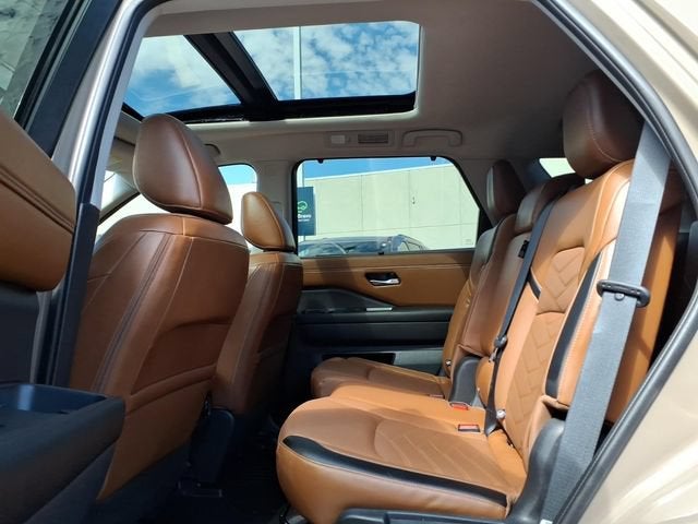 2023 Nissan Pathfinder Platinum 4WD