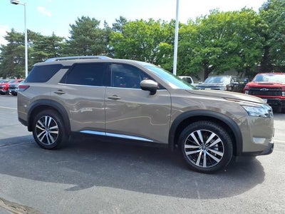 2023 Nissan Pathfinder Platinum 4WD