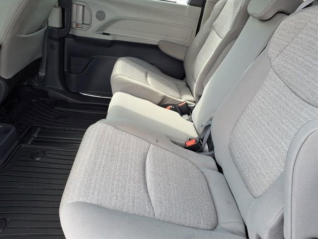 2021 Toyota Sienna LE