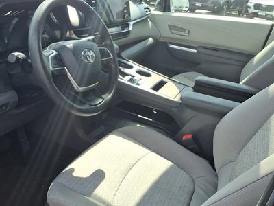 2021 Toyota Sienna LE