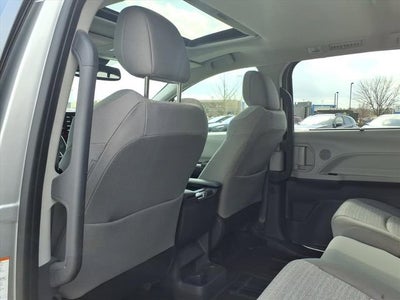 2021 Toyota Sienna LE