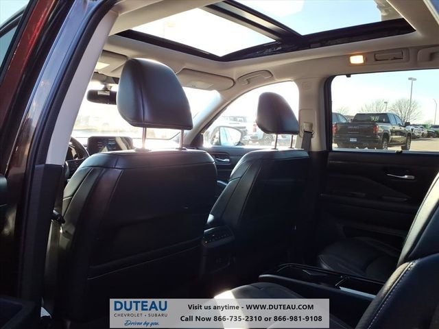 2022 Nissan Pathfinder SL