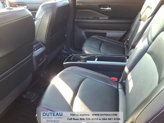 2022 Nissan Pathfinder SL