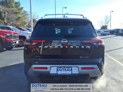 2022 Nissan Pathfinder SL